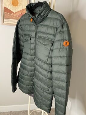 SAVE THE DUCK NWOT Olive Green Quilted Puffer Jacket with Orange Logo Accents